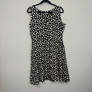 Blendshe Retro Black Sleeveless Daisy Print Button-Up Front Fit and Flare Dress